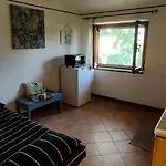Con Giardino شقة